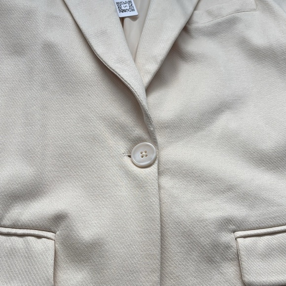 Sanctuary | Mid city one button blazer in sugar cookie / cream colour NWT SizeXL - Picture 6 of 15